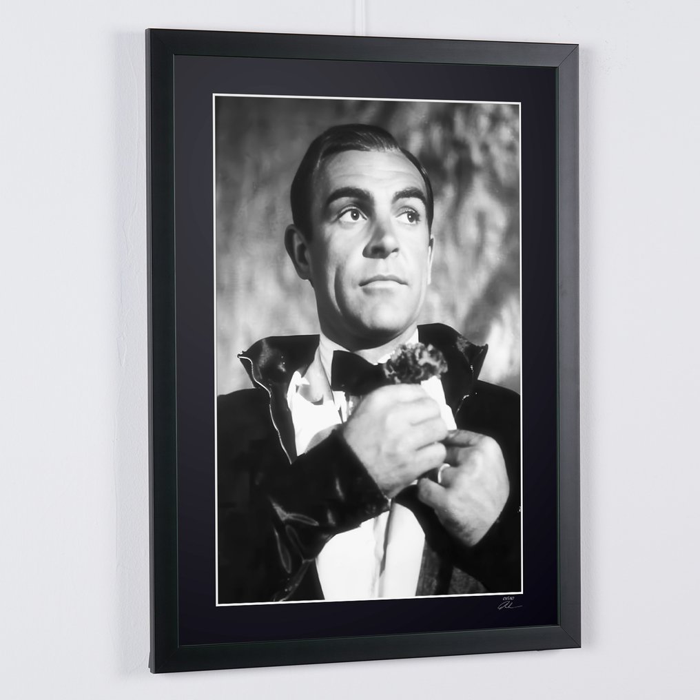 Sir Sean Connery - "James Bond 007 Goldfinger " 1964 - Fine Art Photography - Luxury Wooden Frame 70X50 cm - Limited Edition 01 of 30 - Serial 20311 - Original Certificate (COA), Hologram - 100% New. Shipping Reduction from 3 items #4.3