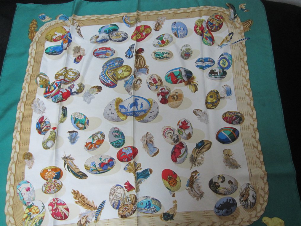 Hermès - COUVEE D HERMES DE CATY LATHAM DE 1994 - Könnyű selyem #1.0