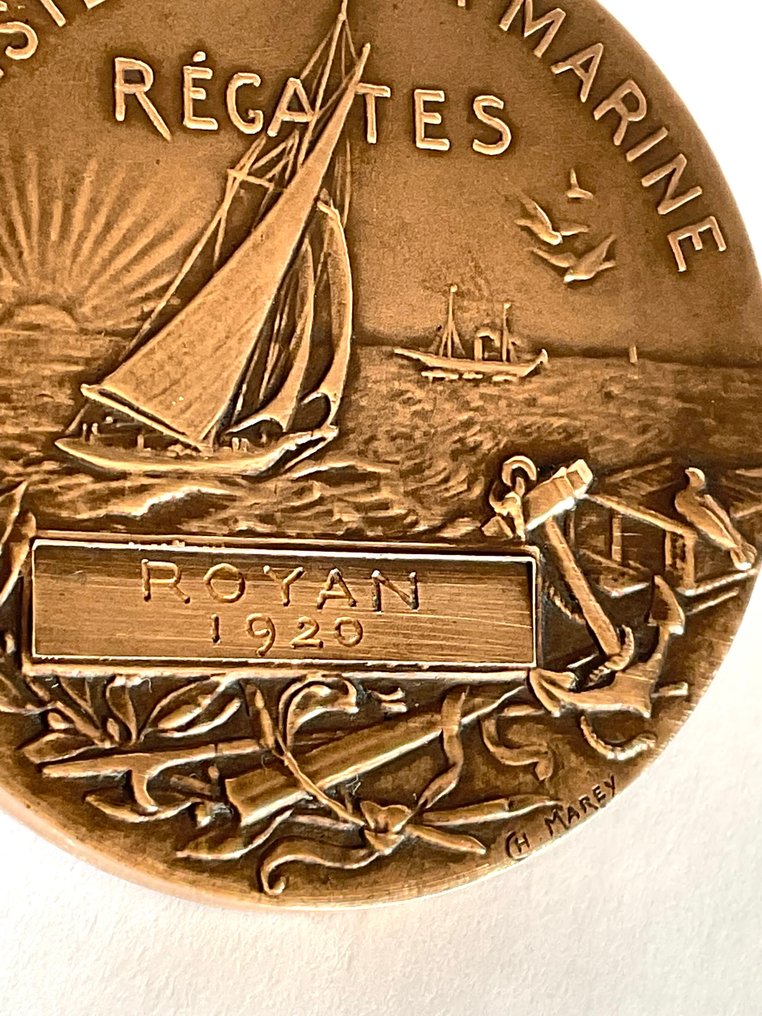 Dupuis Daniel (1849-1899) / MAREY Charles Gustave de (1878-1967) - Βάρος χαρτιού - Χάλκινο Art Deco μετάλλιο «ΥΠΟΥΡΓΕΙΟ ΝΑΥΤΙΛΙΑΣ // ΡΕΓΑΤΕΣ - ROYAN 1920» #2.1