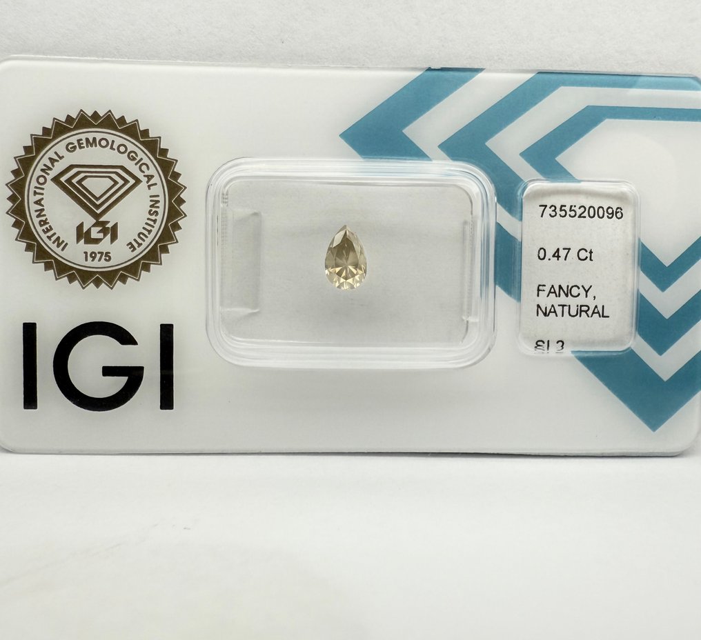 没有保留价 - 1 pcs 钻石  (天然色彩的)  - 0.47 ct - 梨形 - Fancy light 稍帶灰色的, 稍帶綠色的 黄色 - SI2 微内含二级 - 国际宝石研究院（IGI） #4.3