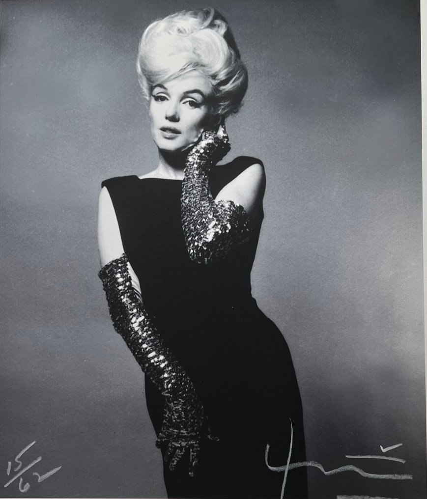 Bert Stern (1929–2013) - Famous Marilyn Monroe in Sequin Gloves #1.0