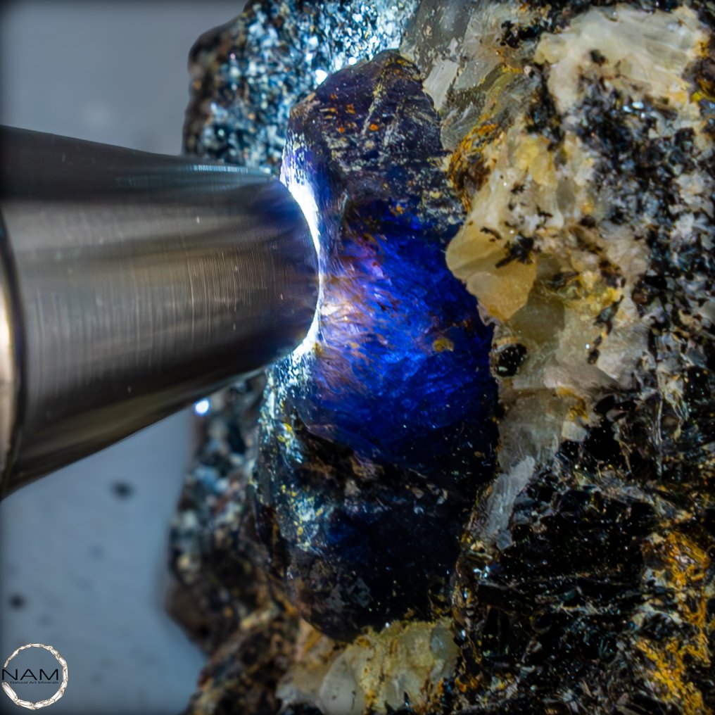 天然的大蓝宝石水晶 auf Matrix - 1188,55ct- 237.71 g #1.0