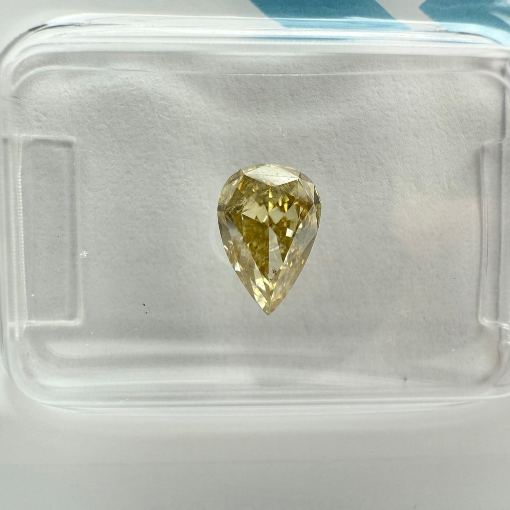 No reserve price - 1 pcs Diamond  (Natural coloured)  - 0.78 ct - Pear - Fancy Brownish Yellow - I1 - International Gemological Institute (IGI) #3.2