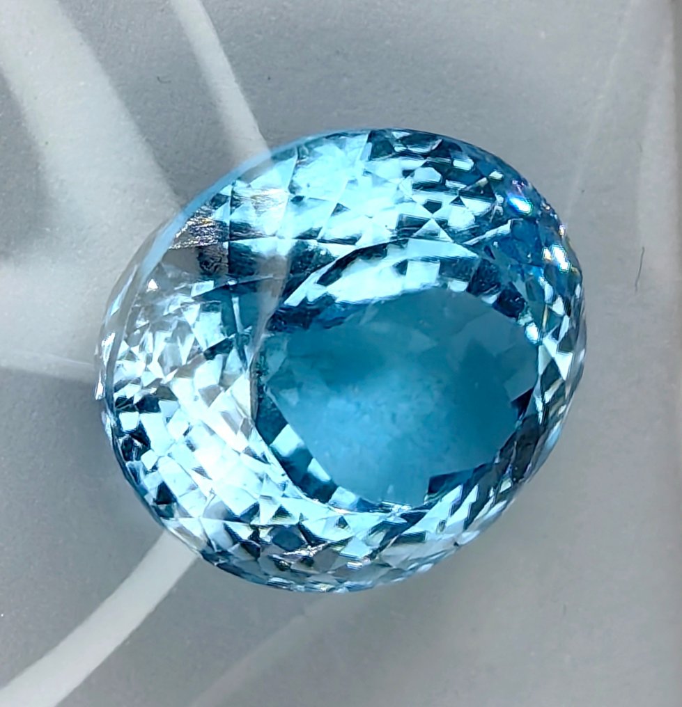 Blå Topas  - 20,30 ct - Instituto Gemólogico Español (IGE) #1.0