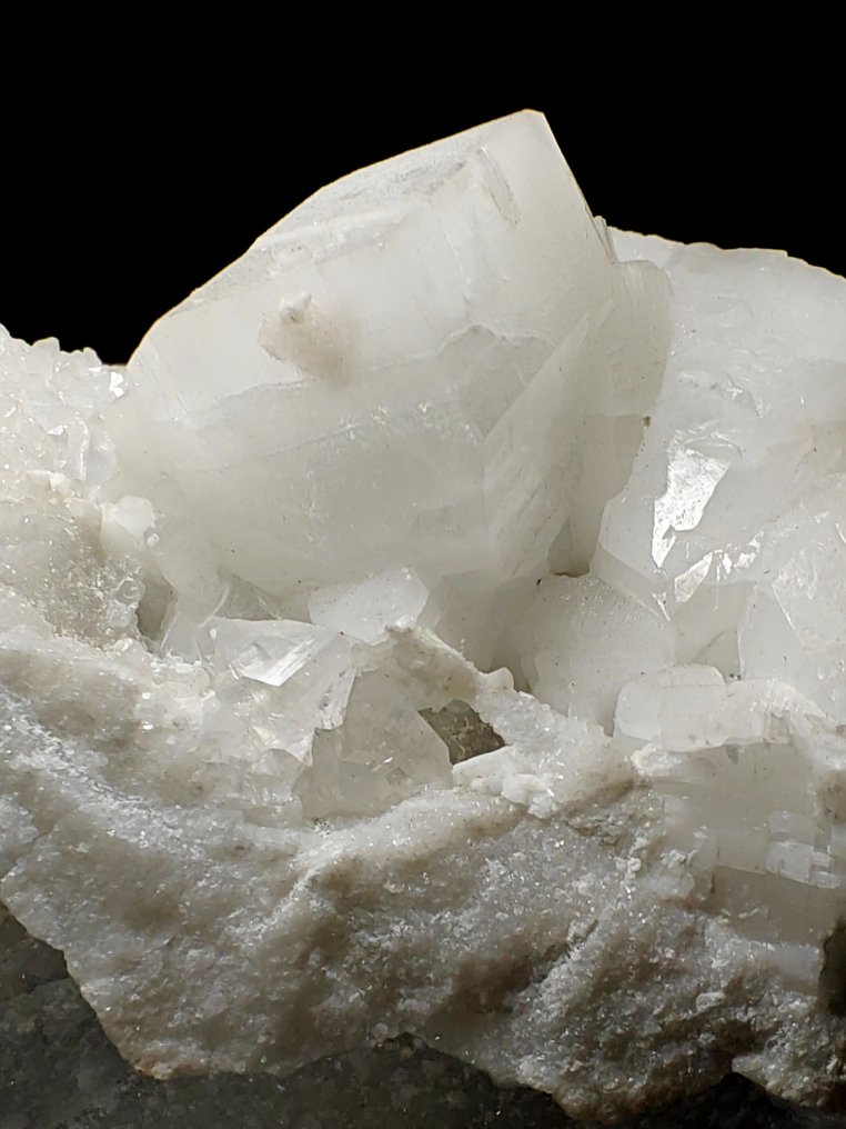 Quartz and Calcite on marble - Height: 12 cm - Width: 8 cm- 1400 g #3.2