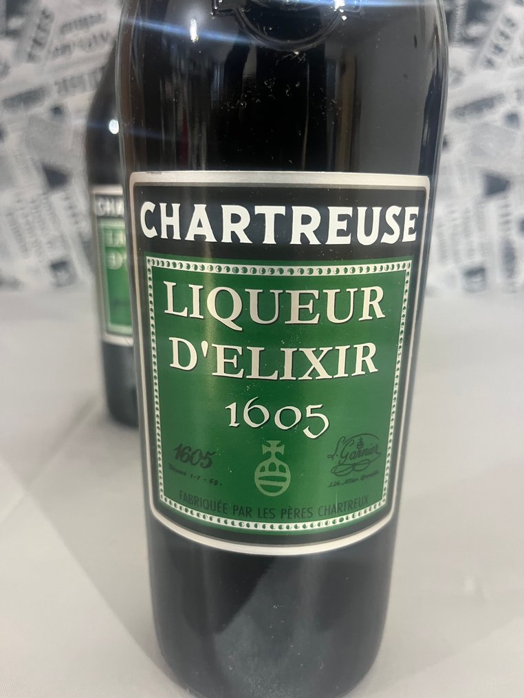 Chartreuse - Liqueur d’Elixir 1605   - b. 2024  - 70cl - 2 flasker #2.1