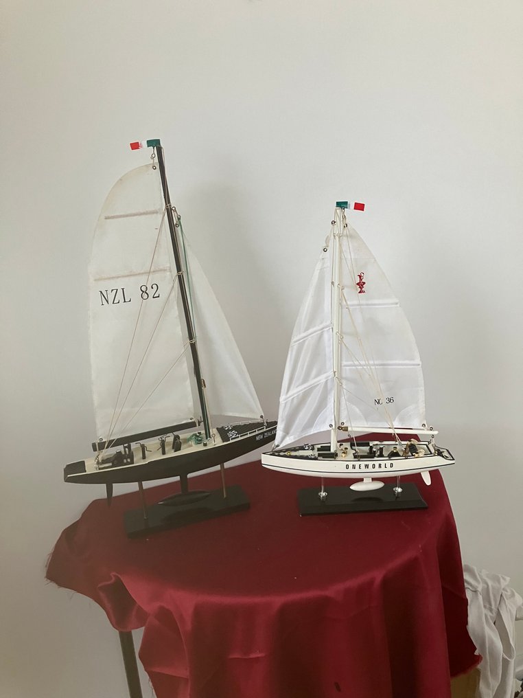Ναυτικά αντικείμενα  (2) - NLZ-82 One World  36 Lecce - Amboyna- 2 ιστιοπλοϊκοί αγωνιζόμενοι #1.0