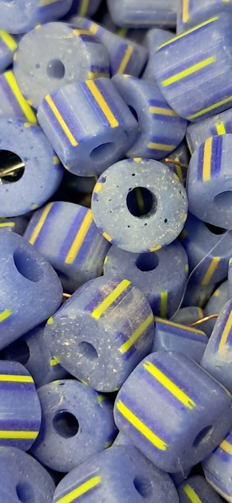 Perle avec des lignes de contour. (Sans prix de réserve) #3.2