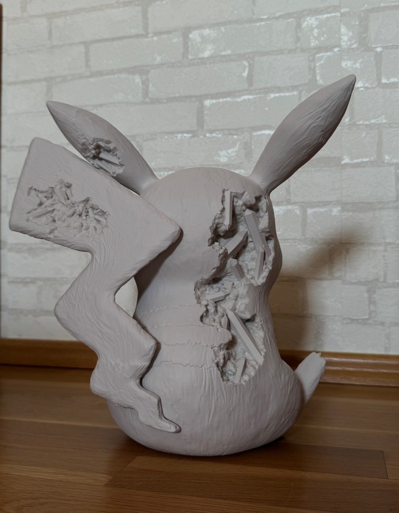 Daniel Arsham (1980) - Seated Pikachu #1.0
