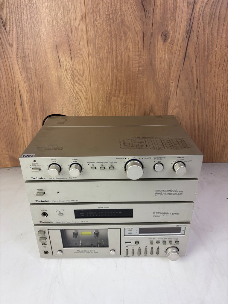 Technics - SE-C01 Amplificador de potência - SU-C01 Pré-amplificador - M02 Reprodutor de fita cassete - SH-C01 Conjunto estéreo #3.2