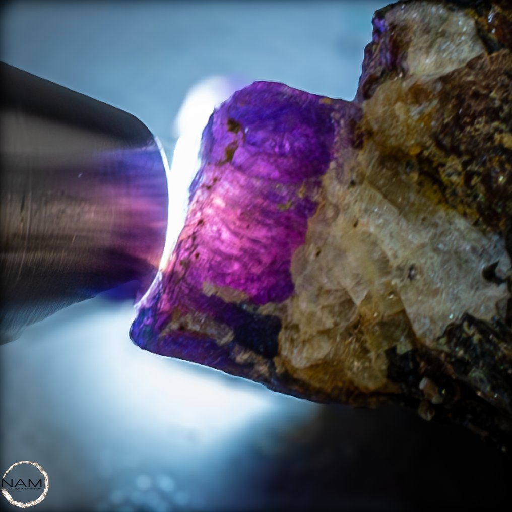 Natural multicolored sapphire on matrix 206.25 ct from Kenya- 41.25 g #2.1