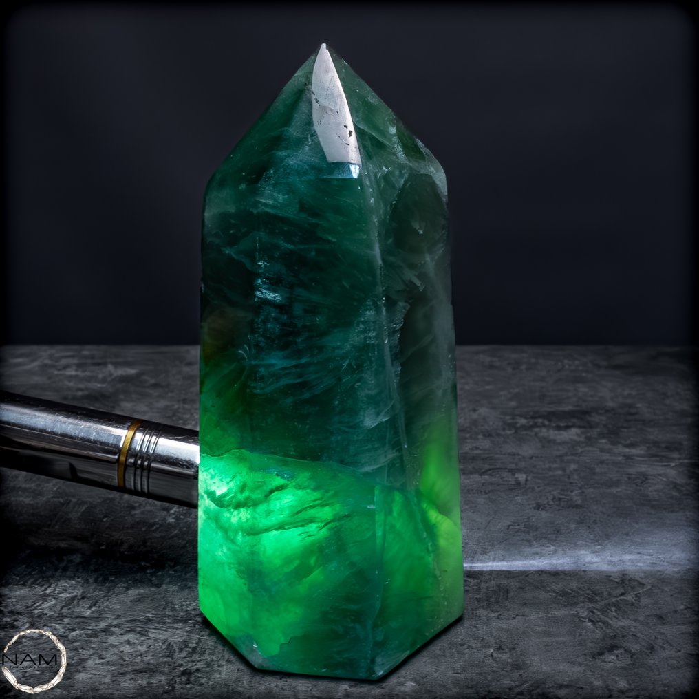 天然方解石方尖碑 清晰、结构和光彩照人的优雅- 1220.26 g #4.3