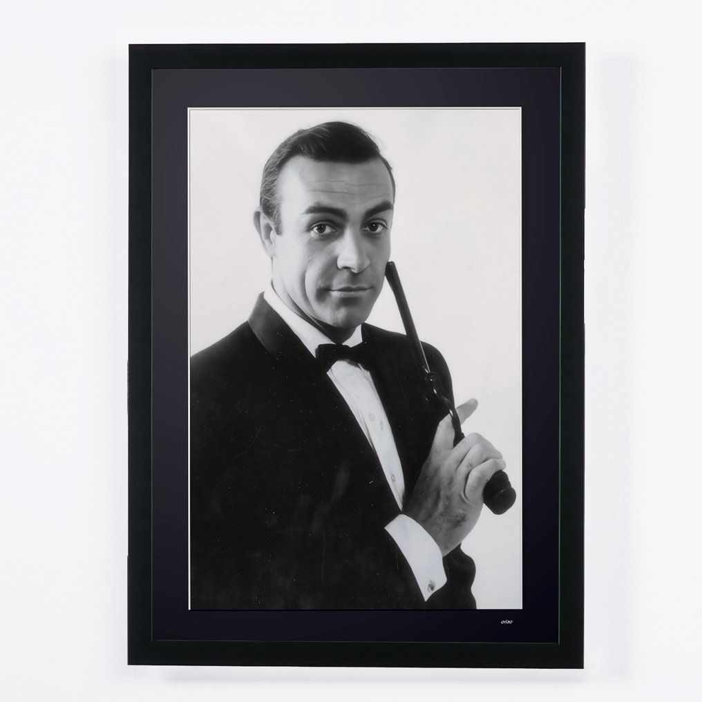 Sir Sean Connery  -  "James Bond 007 " - Fine Art Photography - Luxury Wooden Frame 70X50 cm - Limited Edition 01 of 30 - Serial 20270 - Original Certificate (COA), Hologram - 100% New. Shipping Reduction from 3 items #1.0
