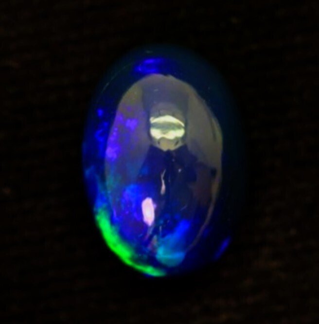 4,74 καράτια, πιο εκλεκτός Welo Opal (καπνιστός) από την Αιθιοπία, μαγευτικό ουράνιο τόξο χρωματικό Καμπουσόν- 0.94 g #1.0