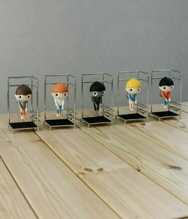 Javier Calleja (1971) - Little Maurizio #2.1