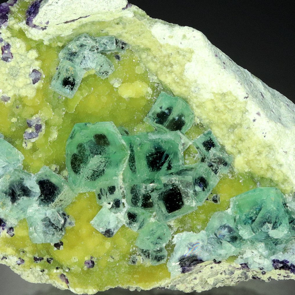 Grøn fluoritt med sorte kubeøje-fantomer fra Yindu Mine, Kina Prøve - Højde: 5 cm - Bredde: 7 cm- 57 g #1.0