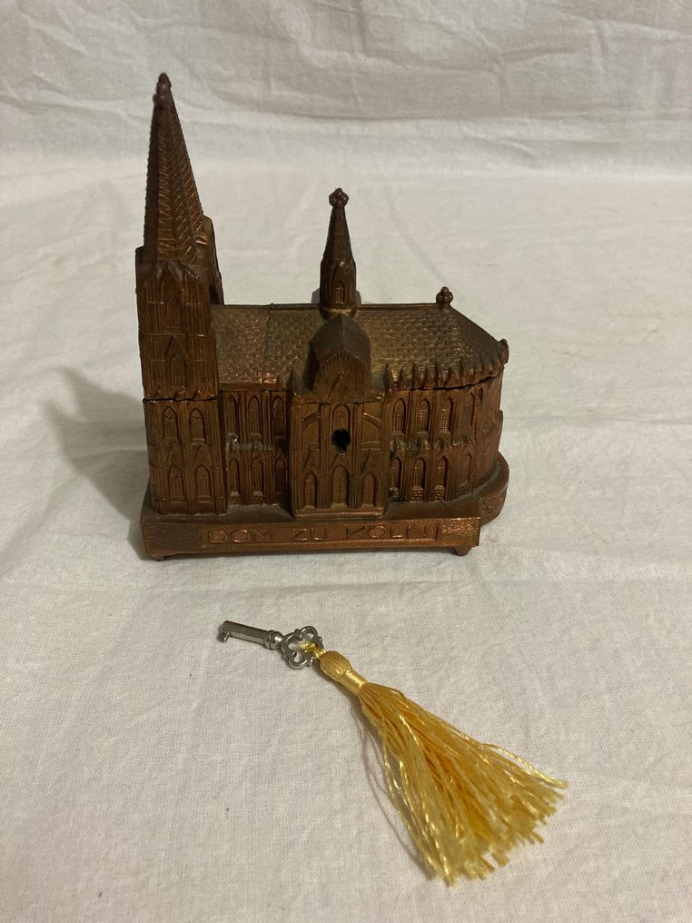 珠宝盒 - 优雅的首饰盒，配有钥匙 - 铜色青铜 #1.0