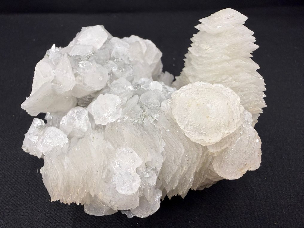 Fluorescent Calcite (UV) crystals var Pagoda (poker chip) Specimen - Height: 10.5 cm - Width: 8 cm- 481 g #1.0