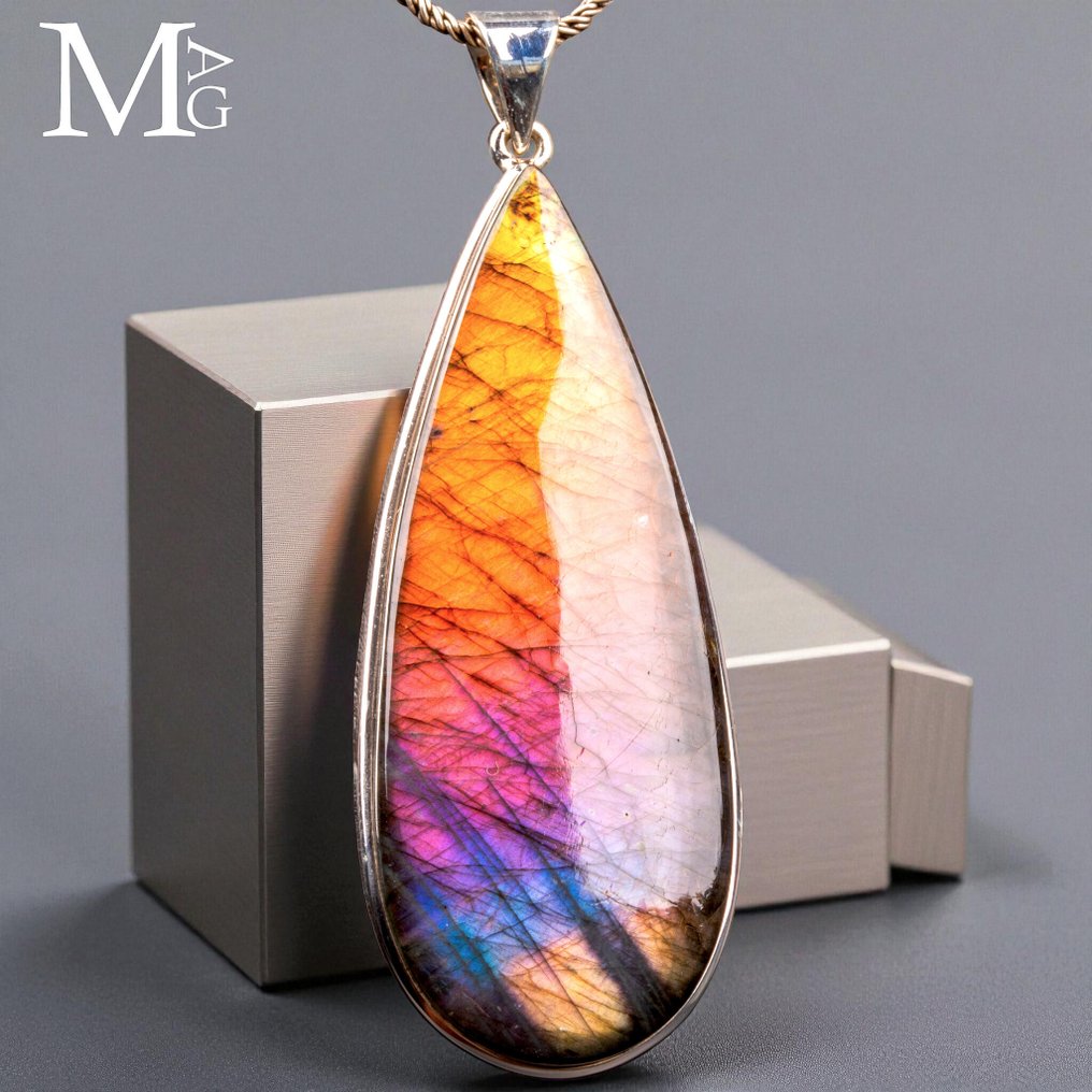 Pandantiv de argint extraordinar - labordorit de calitate superioară cu reflexii naturale unice - - Înălțime: 80 mm - Lățime: 28 mm- 30 g #1.0