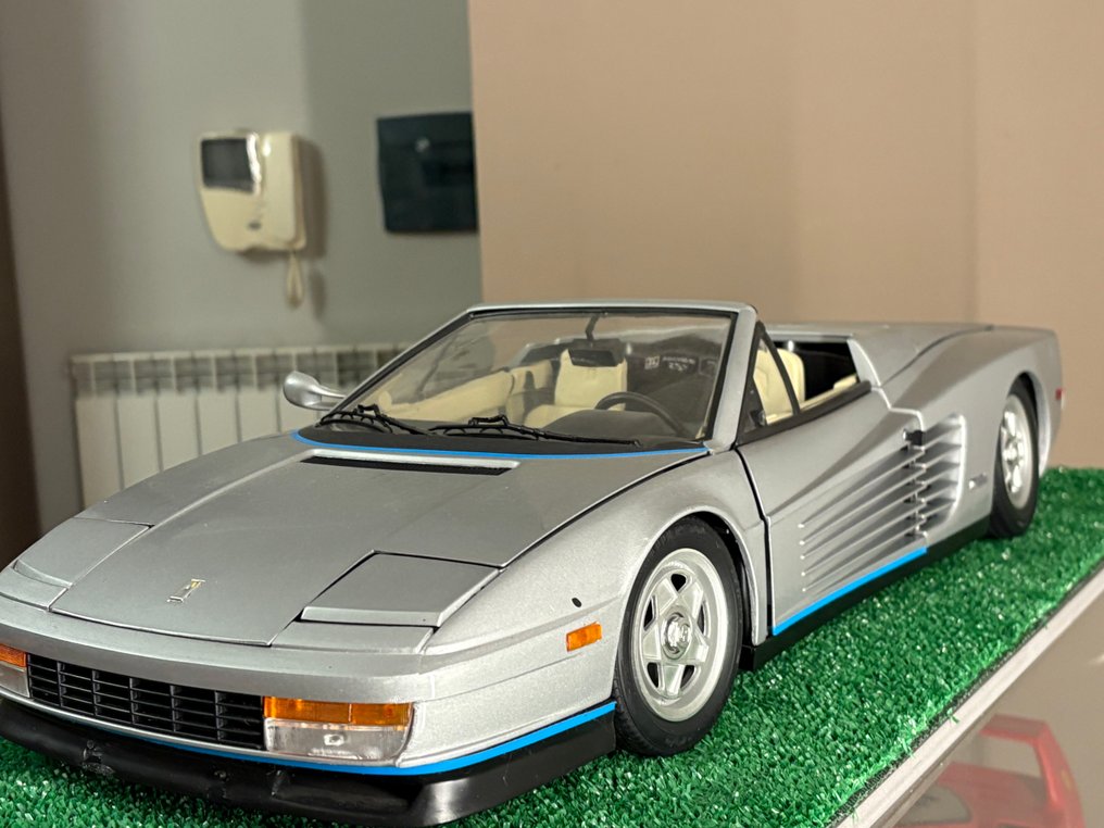 Pocher 1:8 - Model car (2) - Due Ferrari testa rossa cabrio #2.1