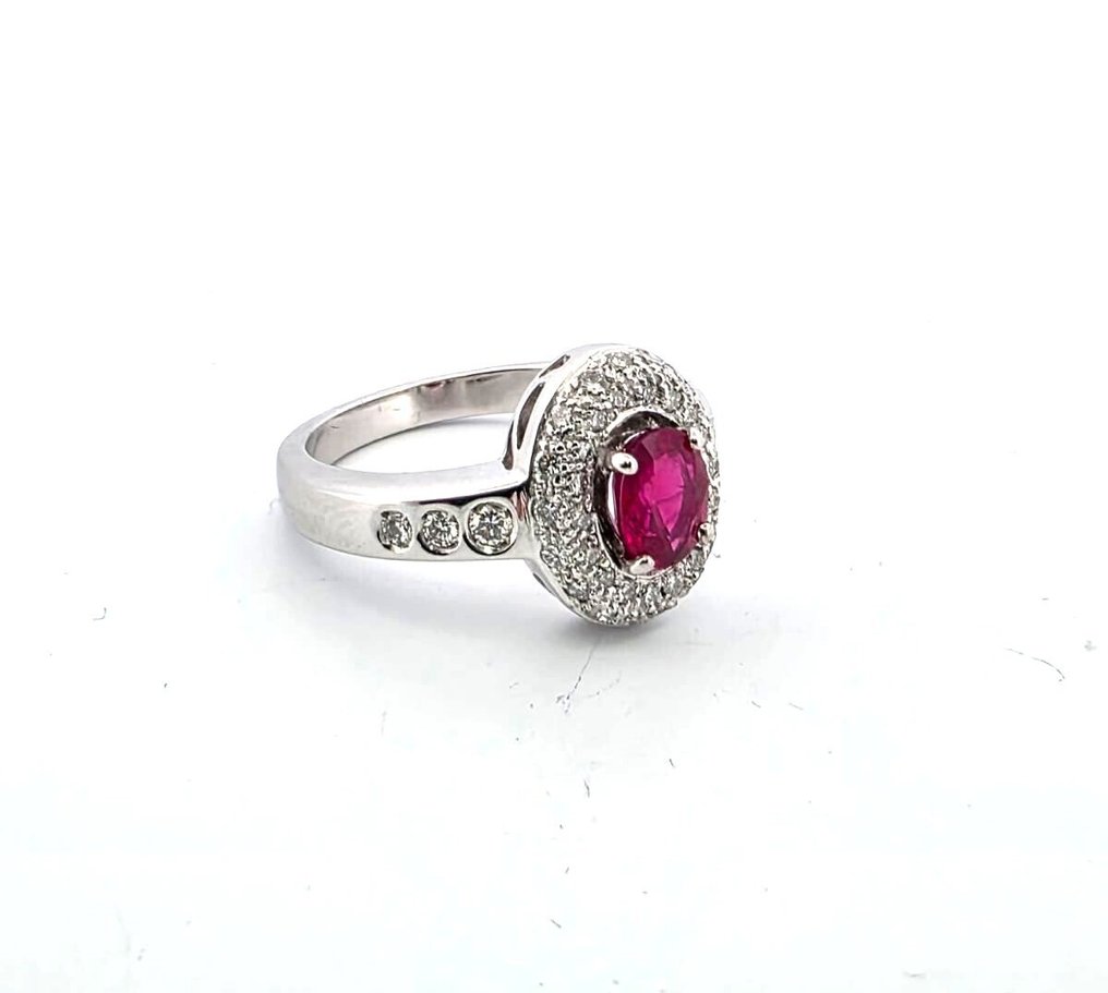 Ring - 18 kt. White gold -  1.80ct. tw. Ruby - Diamond #1.0