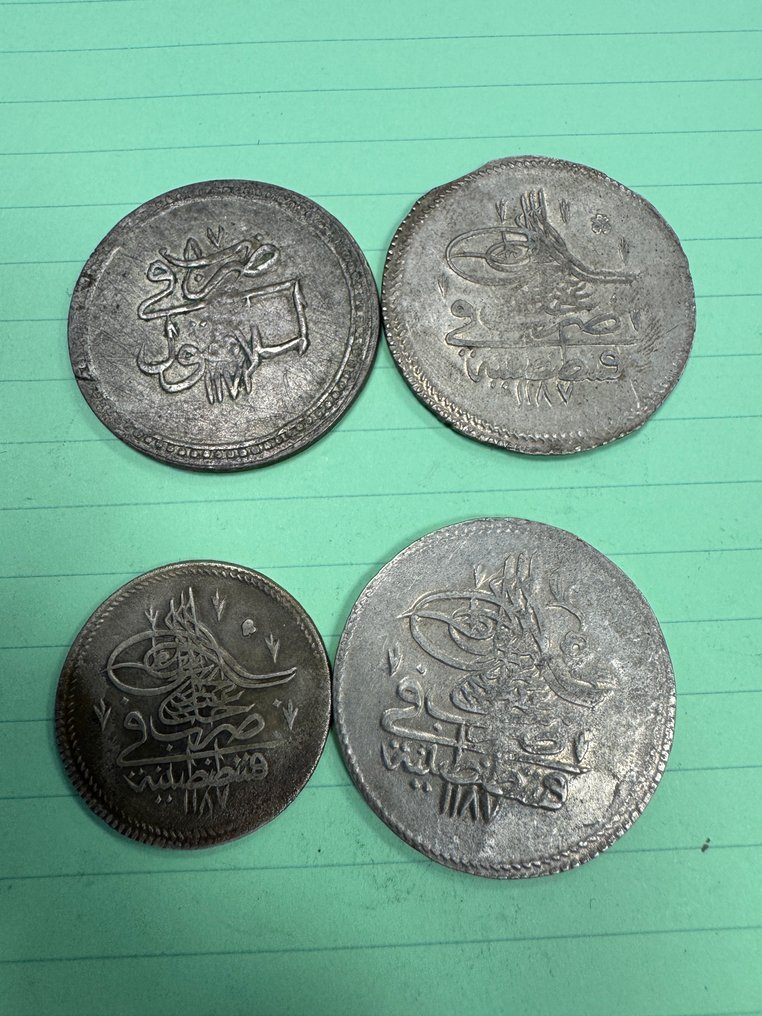 Ottoman Empire. Lot of 4 silver coins, including a Piastre or Kuruş 1187/8  (No reserve price) #1.0