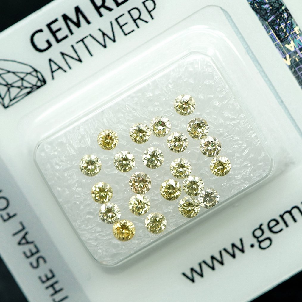 22 pcs Diamant (Couleur naturelle) - 1.16 ct - Rond - Fancy Jaunâtre, Verdâtre - VS1, SI1 - Gem Report Antwerp (GRA) #3.2