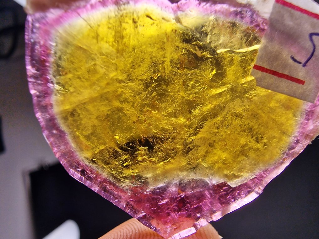 Τουρμαλίνης Liddicoatite κορυφή - Ύψος: 41 mm - Πλάτος: 38 mm- 9.7 g - (1) #2.1