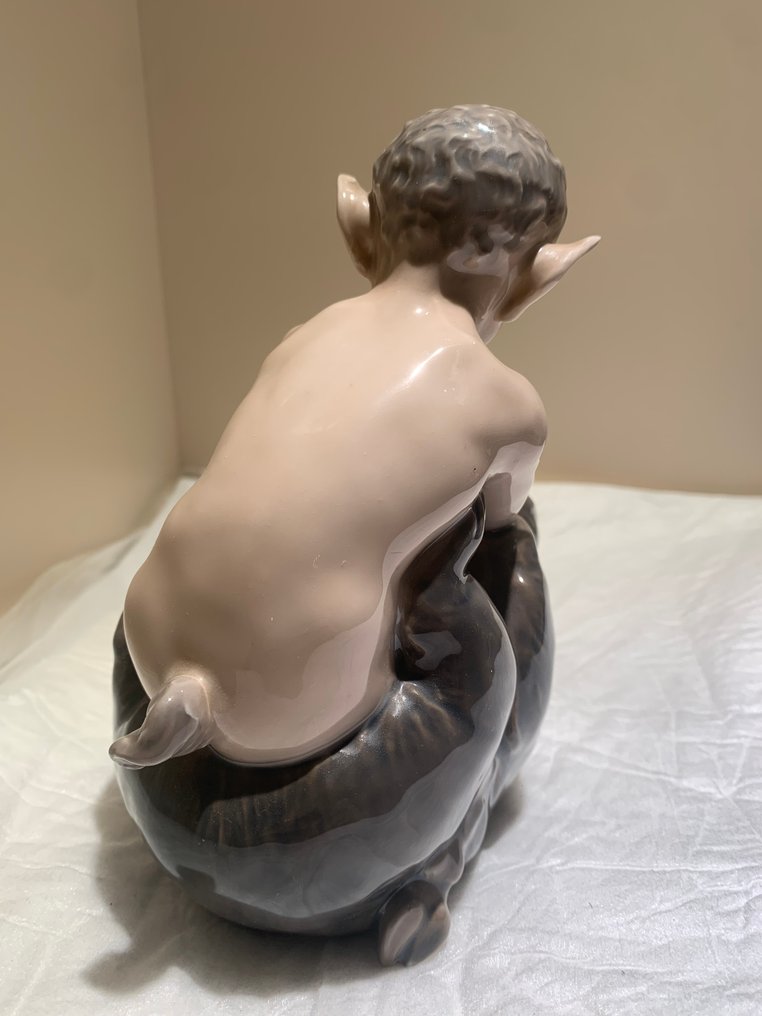 Royal Copenhagen - Christian Thomsen - 雕塑, Faune avec Ours, n° 648 - 16 cm - 瓷 #3.2