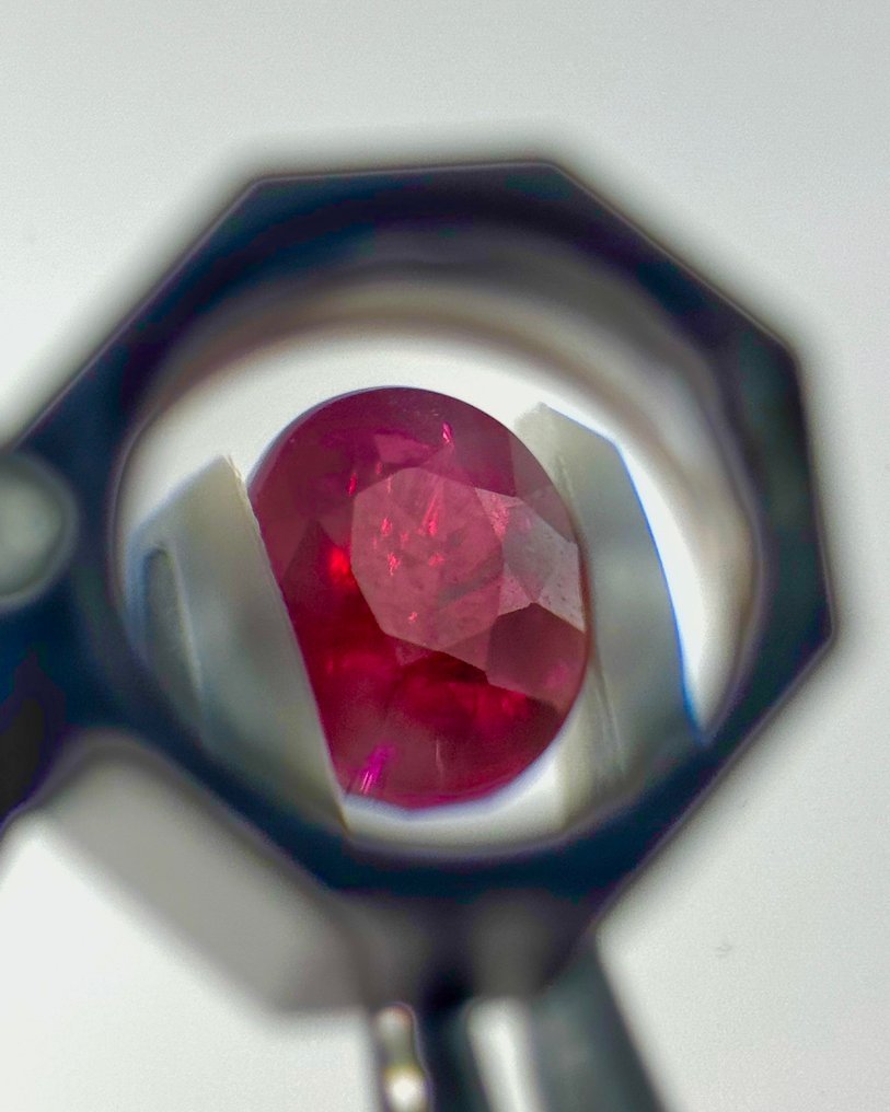 1 pcs Rød Rubin - 1.03 ct - Bellerophon Gemlab #2.1