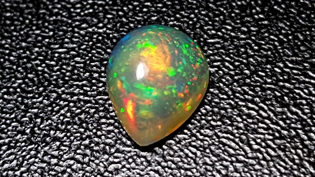 Οπάλιο Καμπουσόν - Ύψος: 4.85 mm - Πλάτος: 8.12 mm- 0.34 g - (1) #2.1