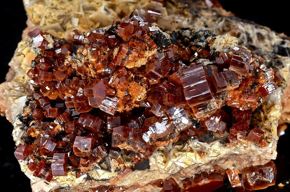 精彩的深紫红色 Vanadinite 在大水晶中 - 高度: 8 cm - 宽度: 7.9 cm- 311 g #4.3