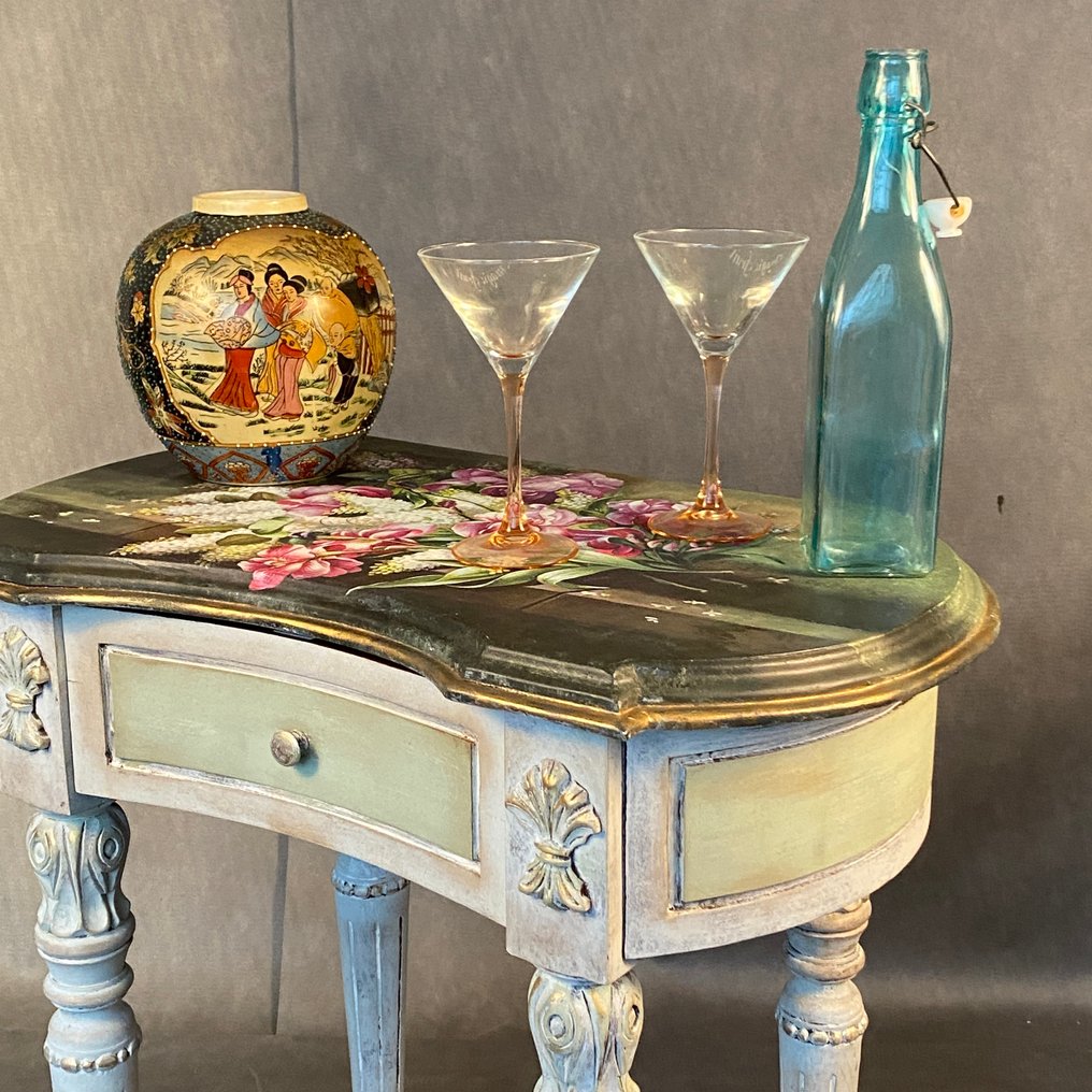 Βοηθητικό τραπεζάκι - Ξύλο, Ανανεωμένος σχεδιασμός με ρομαντική διάθεση. #3.2