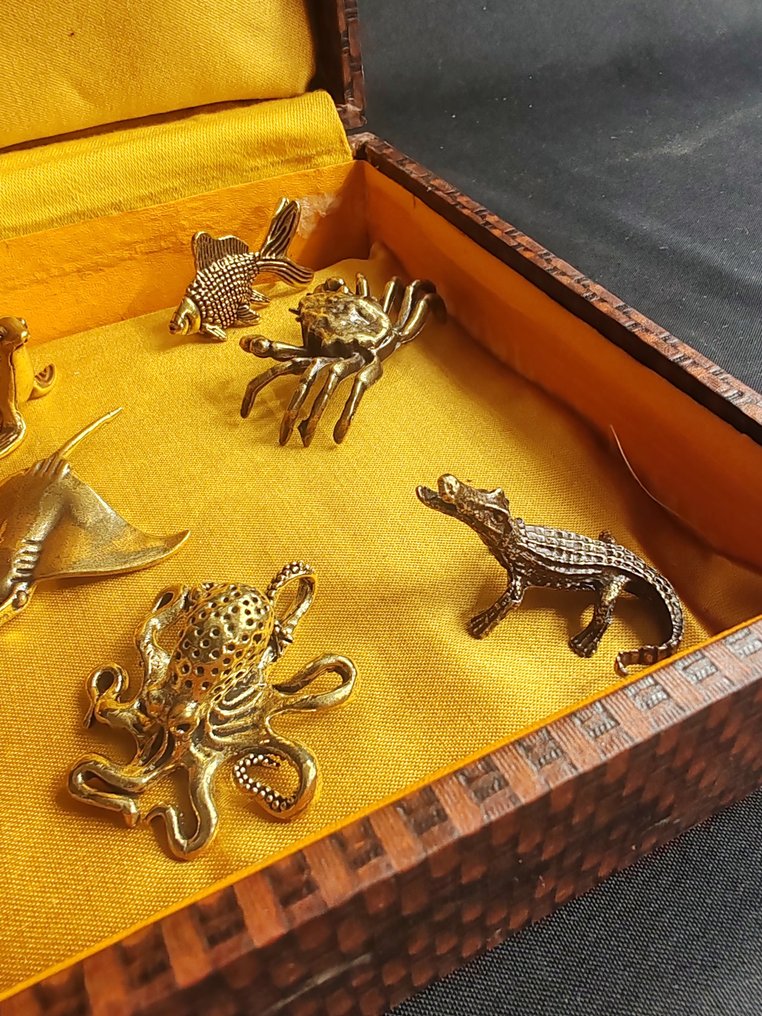 Θήκη μαχαιριών (12) - Gilt bronze #3.2