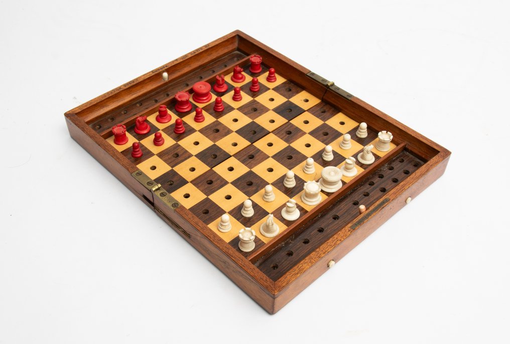 Șah - Een Jaques of London 'Status Quo type II' benen schaakspel, inclusief originele lederen etui #1.0