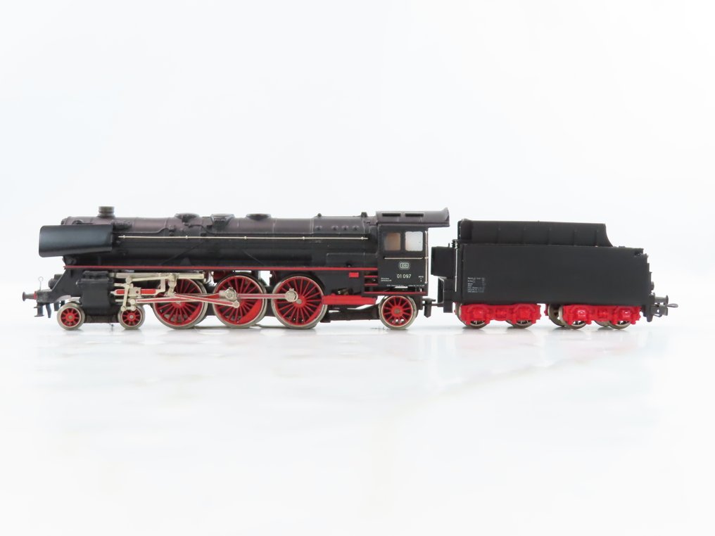 Märklin H0 - 3048 - Locomotiva a vapore con tender (1) - BR 01, digitale con generatore di fumo - DB #1.0