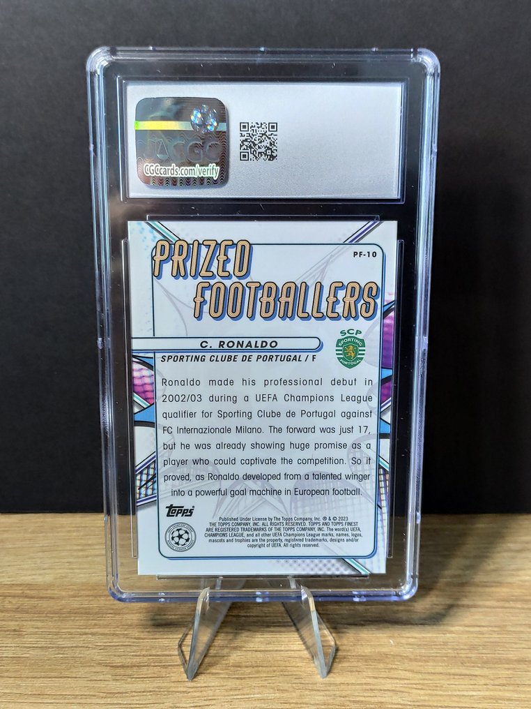 2022/23 Topps Finest UCC - Cristiano Ronaldo - Prized Footballer - CGC 10 Card - Near Mint/ Nahezu neuwertig (NM) #1.0