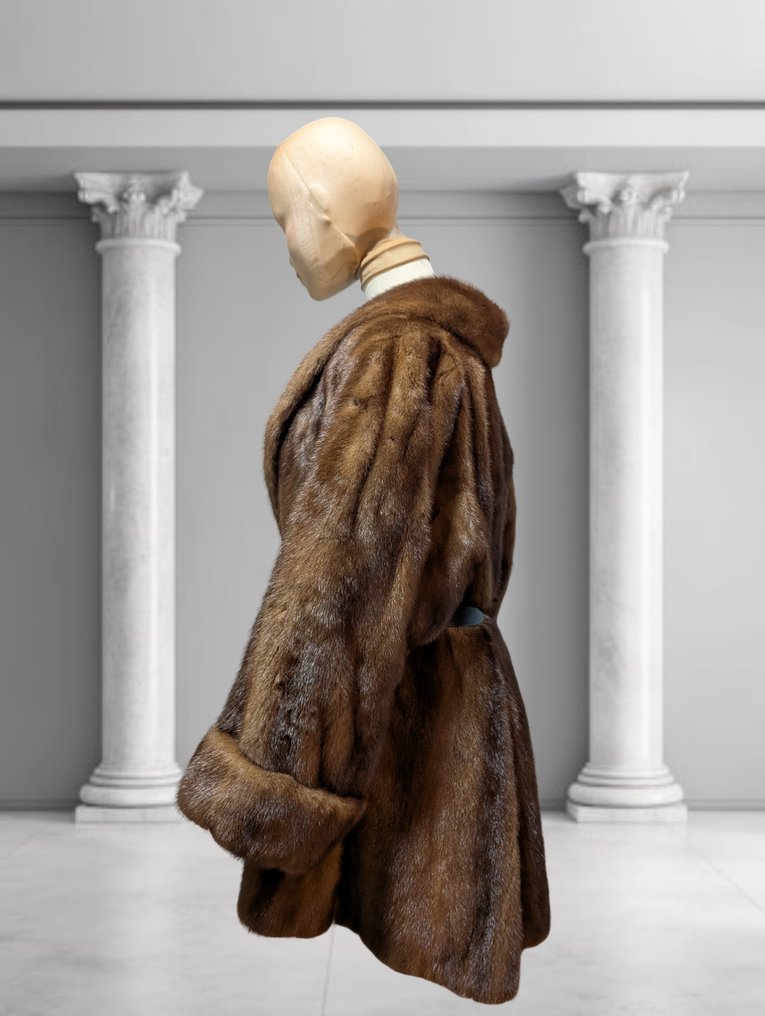Artisan Furrier - Fur coat #1.0
