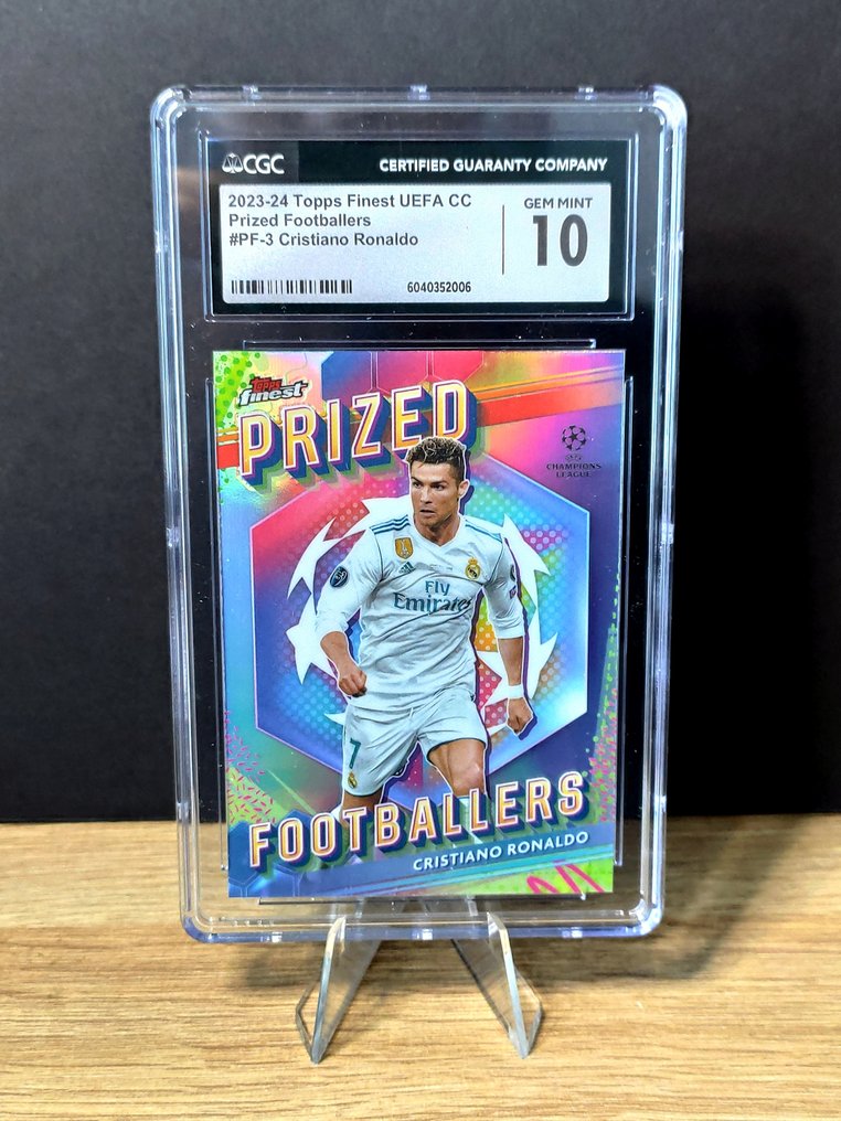 2023/24 Topps Finest UCC - Cristiano Ronaldo - Prized Footballer - CGC 10 Card - Near Mint/ Nahezu neuwertig (NM) #1.0
