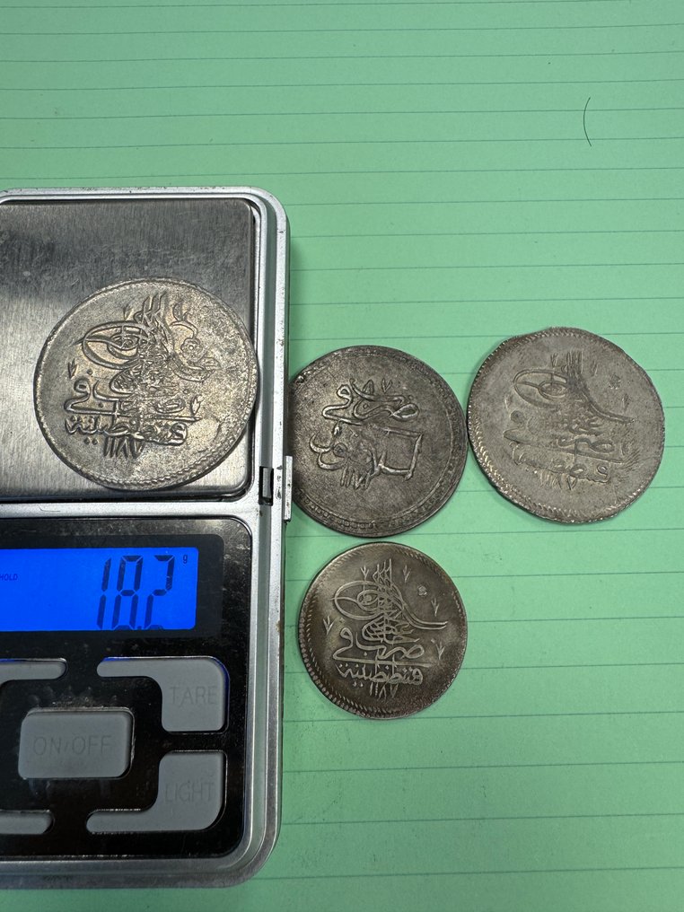 Ottoman Empire. Lot of 4 silver coins, including a Piastre or Kuruş 1187/8  (No reserve price) #4.3