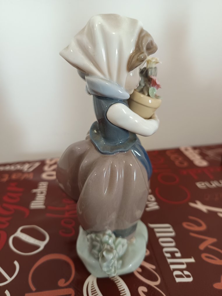 Lladró - José Puche - 雕刻, È arrivata la primavera - 17 cm - 瓷器 - 1983 #2.1