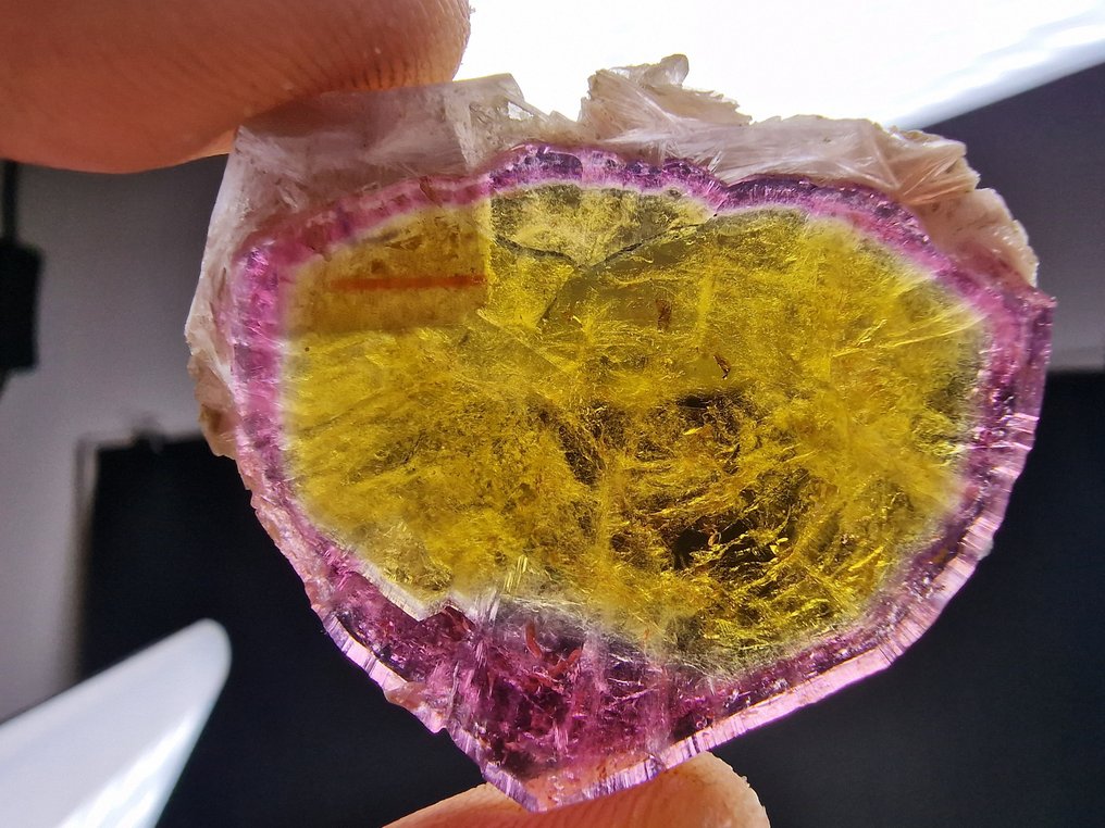 Τουρμαλίνης Liddicoatite κορυφή - Ύψος: 41 mm - Πλάτος: 38 mm- 9.7 g - (1) #1.0