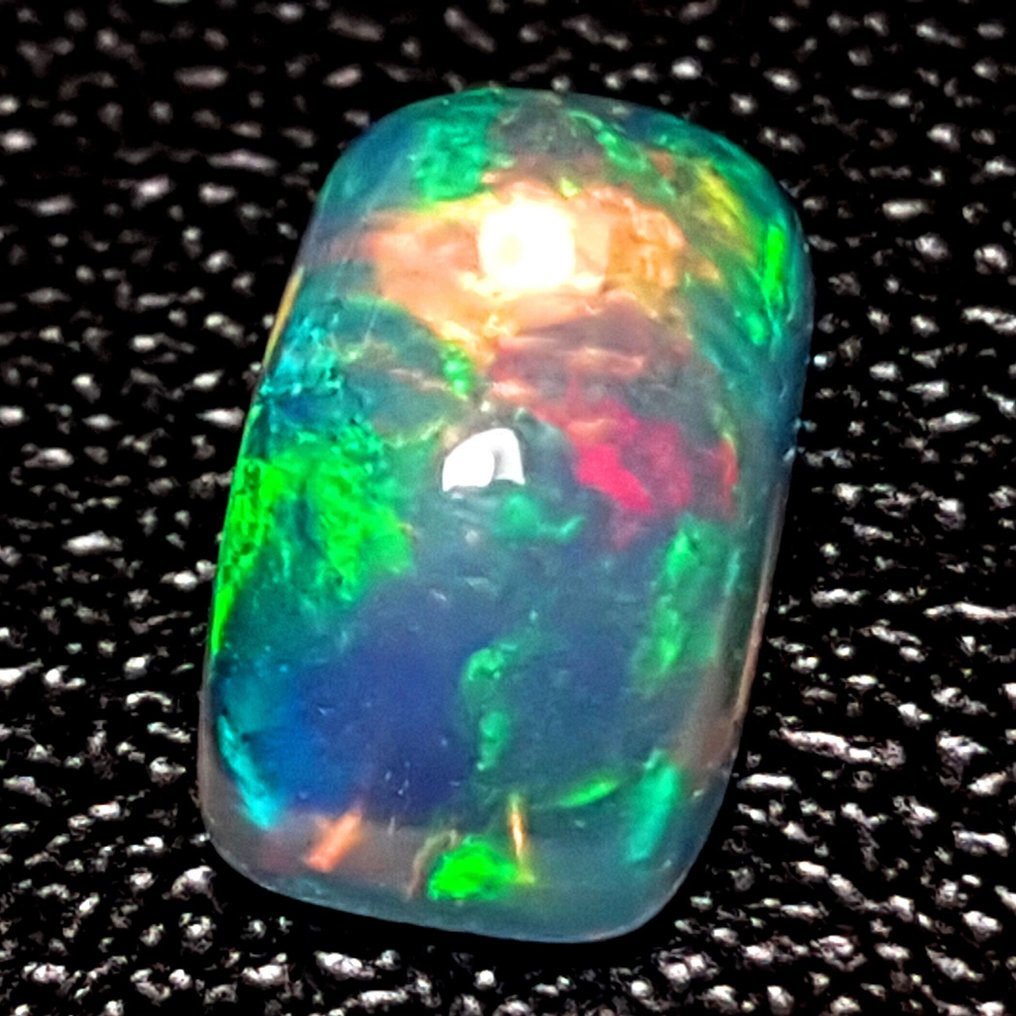 Opal Cabochon - Height: 5.04 mm - Width: 6 mm- 0.38 g - (1) #1.0