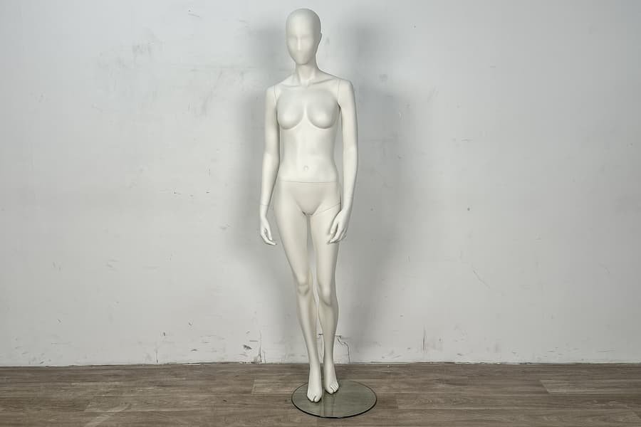Mannequin - Weibliche Schaufensterpuppe mit Glasplatte - PURE - Resin #1.0