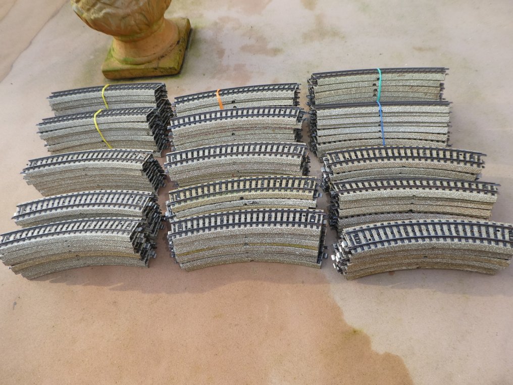 Märklin H0 - 5100 - Model train tracks (150) - M-Gleis, 150 curved tracks #1.0