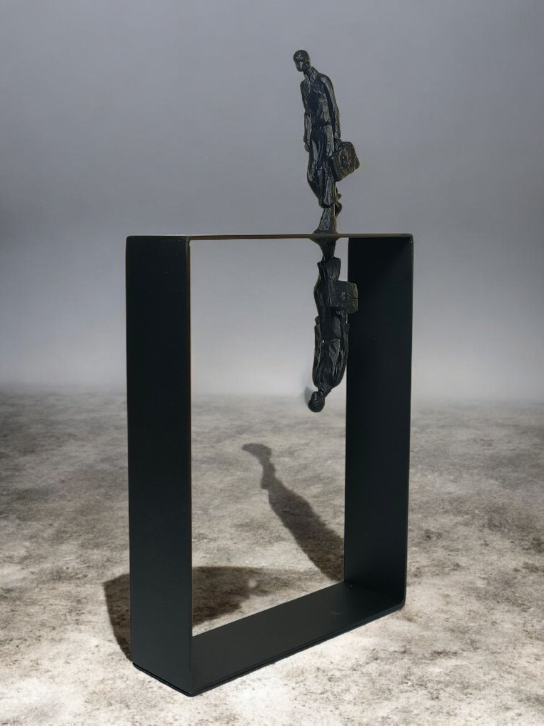 Sculpture, Il Viaggiatore Riflesso - 29 cm - Ghisa #4.3