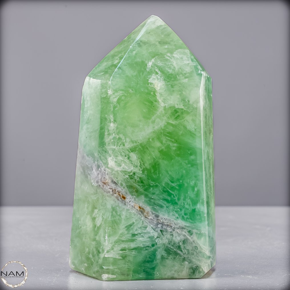Natuurlijk groene fluoriet Obelisk- 606.17 g #1.0