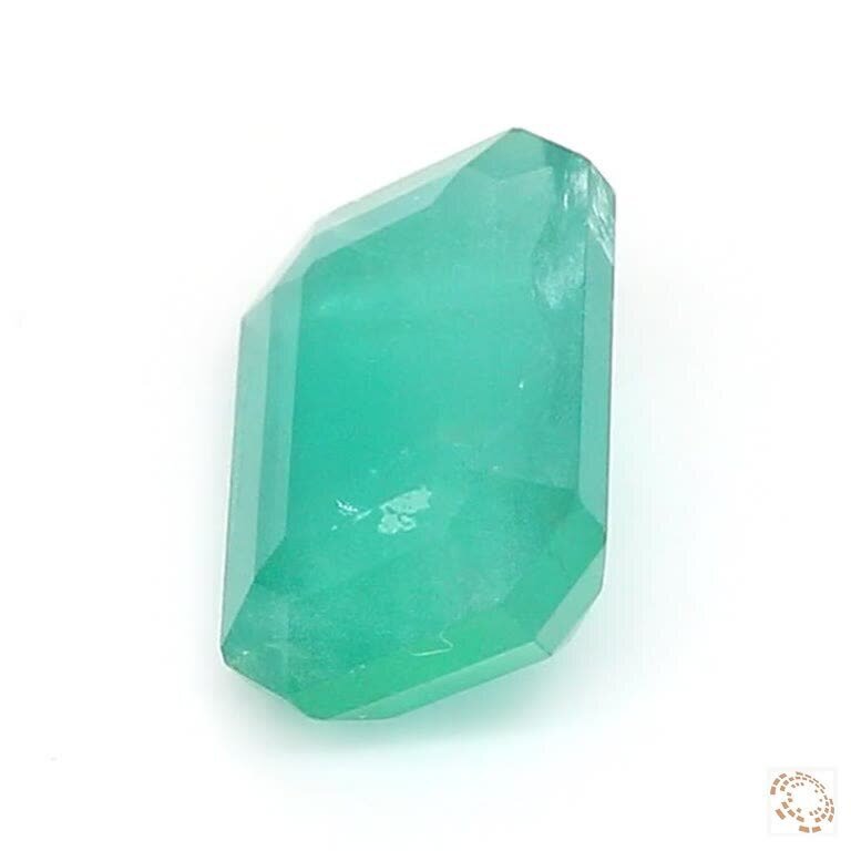 1 pcs  Green Emerald  - 2.47 ct - International Gemological Institute (IGI) #1.0
