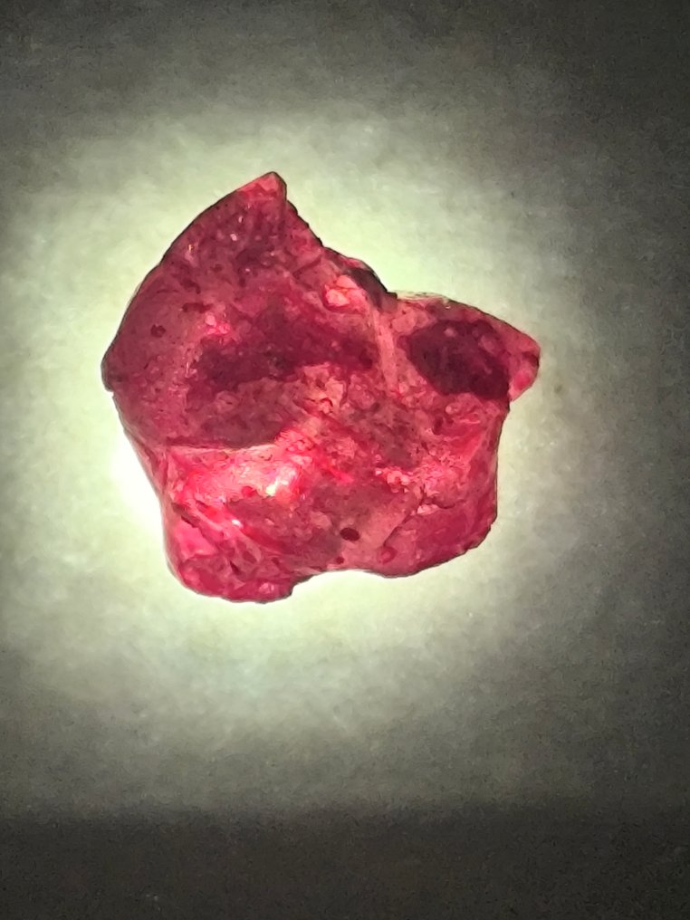 无底价壮丽的2.22克拉非洲红色未切割钻石晶体 . - 高度: 7.1 mm - 宽度: 7 mm- 0.44 g - (1) #4.3