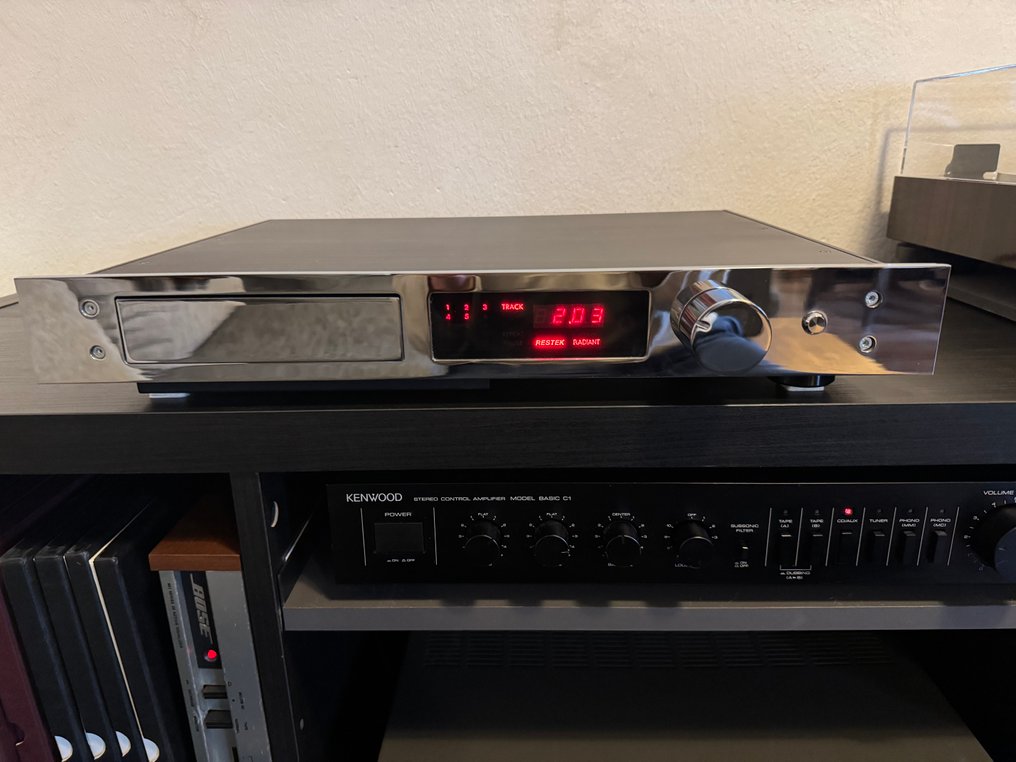 Restek - RADIANT – Chrome – High End CD player #3.2